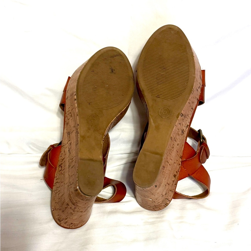 Women's Tan Wedge Sandals - Picture 3 of 3